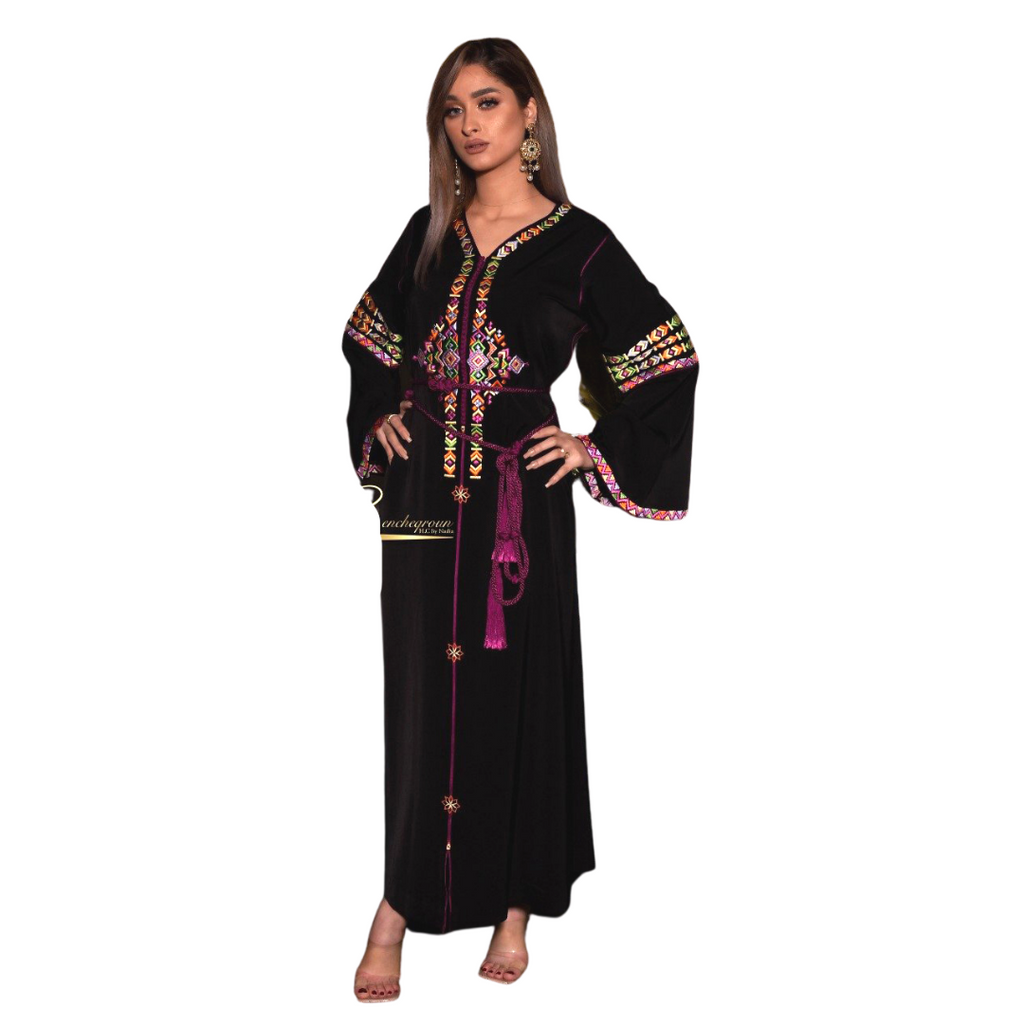 Caftan brodé noir et violet