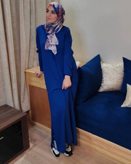 Djellaba marocaine bleue en tissu crêpe